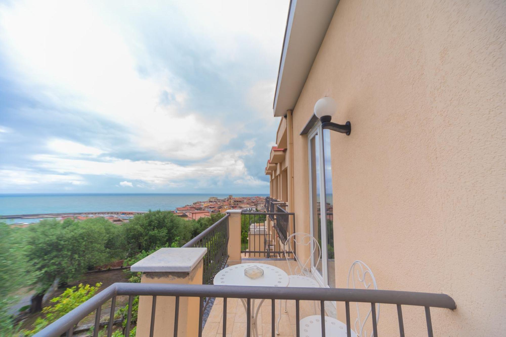 Hotel America Marina di Camerota Bagian luar foto